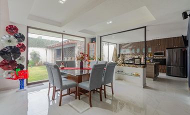 Exclusiva Casa en Calimaya: 3 Recámaras, Jardín y Área Social