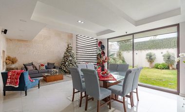 Exclusiva Casa en Calimaya: 3 Recámaras, Jardín y Área Social