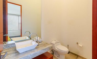 Exclusiva Casa en Calimaya: 3 Recámaras, Jardín y Área Social