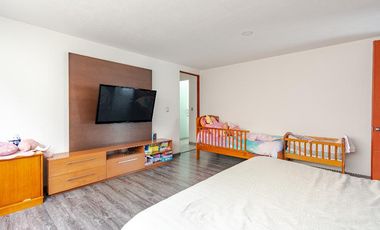 Exclusiva Casa en Calimaya: 3 Recámaras, Jardín y Área Social