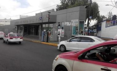 Local comercial en renta en esquina  San Lorenzo Tezonco Iztapalapa.