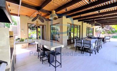 CASA EXCELENTE VISTA EN CONDOMINIO DE SECTOR PIEDRA ROJA