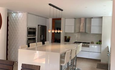 ALQUILER – CASA EN MACADAMIA