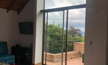 ALQUILER – CASA EN MACADAMIA