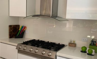 ALQUILER – CASA EN MACADAMIA