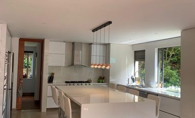 ALQUILER – CASA EN MACADAMIA