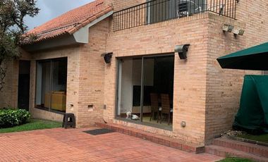 ALQUILER – CASA EN MACADAMIA