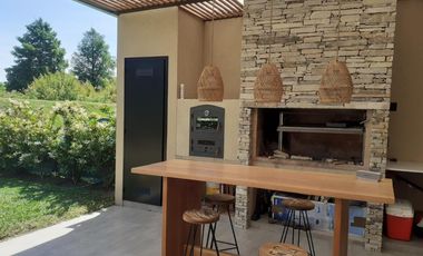 Alquilo casa en Barrio cerrado Buenos Aires Village