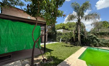 Venta - Casa de dos dormitorios con jardín y pileta en Granadero Baigorria.