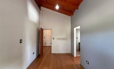 Venta - Casa de dos dormitorios con jardín y pileta en Granadero Baigorria.