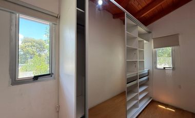 Venta - Casa de dos dormitorios con jardín y pileta en Granadero Baigorria.