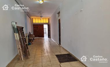 Solido Chalet 7 Amb. 300m2 De Lote Y 35m De Fondo, Play-room y 3 baños