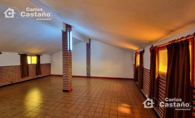 Solido Chalet 7 Amb. 300m2 De Lote Y 35m De Fondo, Play-room y 3 baños