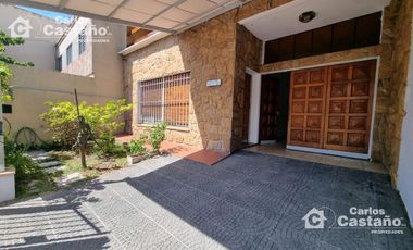 Solido Chalet 7 Amb. 300m2 De Lote Y 35m De Fondo, Play-room y 3 baños