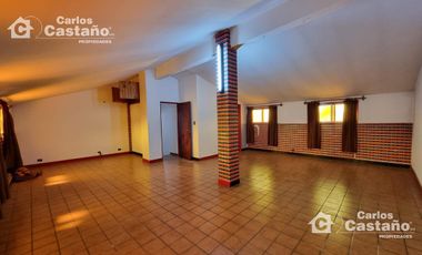 Solido Chalet 7 Amb. 300m2 De Lote Y 35m De Fondo, Play-room y 3 baños