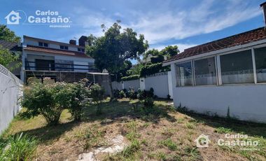 Solido Chalet 7 Amb. 300m2 De Lote Y 35m De Fondo, Play-room y 3 baños