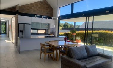 Casa en Arriendo en el Alto de Las Palmas