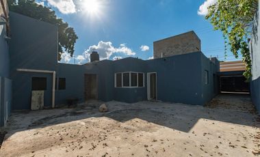 BODEGA CON OFICINAS EN VENTA EN MERIDA CENTRO, EN LA MISMA CALLE DEL CATASTRO.
