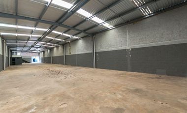 BODEGA CON OFICINAS EN VENTA EN MERIDA CENTRO, EN LA MISMA CALLE DEL CATASTRO.