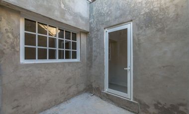 BODEGA CON OFICINAS EN VENTA EN MERIDA CENTRO, EN LA MISMA CALLE DEL CATASTRO.