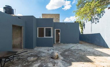 BODEGA CON OFICINAS EN VENTA EN MERIDA CENTRO, EN LA MISMA CALLE DEL CATASTRO.