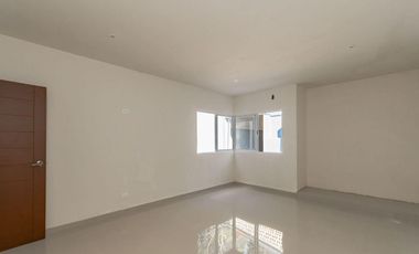 BODEGA CON OFICINAS EN VENTA EN MERIDA CENTRO, EN LA MISMA CALLE DEL CATASTRO.