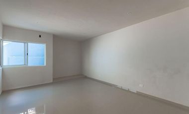 BODEGA CON OFICINAS EN VENTA EN MERIDA CENTRO, EN LA MISMA CALLE DEL CATASTRO.