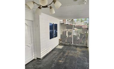 CASA VILLA BLANCA-BONDA