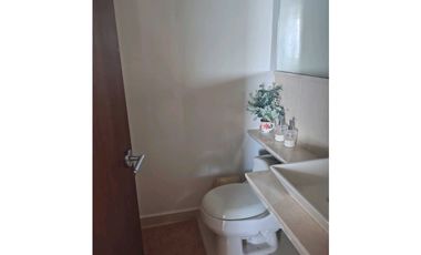 Se arrienda hermoso apto edificio la cabecera excelente zona