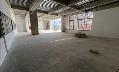 Bodega logística en arriendo Siberia