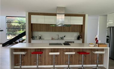 Casa en Arriendo Amoblado en Alto de Las Palmas