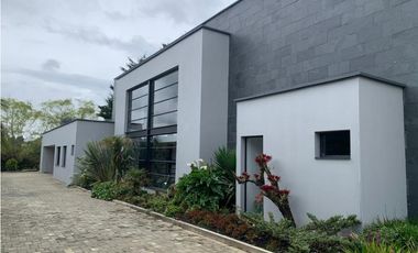 Casa en Arriendo Amoblado en Alto de Las Palmas