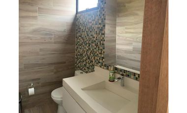 Casa en Arriendo Amoblado en Alto de Las Palmas