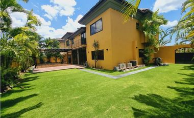 VENTA O ALQUILER CASA COSTA DEL ESTE 4 REC AMPLIA E ILUMINADA MLD