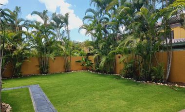 VENTA O ALQUILER CASA COSTA DEL ESTE 4 REC AMPLIA E ILUMINADA MLD