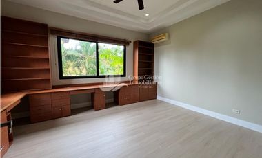 VENTA O ALQUILER CASA COSTA DEL ESTE 4 REC AMPLIA E ILUMINADA MLD