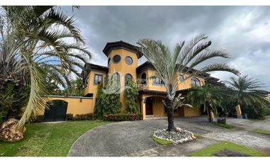 VENTA O ALQUILER CASA COSTA DEL ESTE 4 REC AMPLIA E ILUMINADA MLD