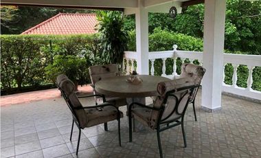 VENTA  CASA EN CORONADO 250MT2  4R, 3B, 3 TERRAZAS  LT