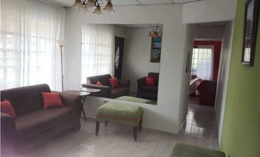 SE ALQUILA CASA AMOBLADA EN SANTIAGO