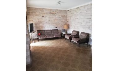 MOGOTES: CHALET 3 DORMITORIOS CON JARDIN