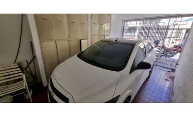 CASA EN VENTA - BARRIO CIVICO