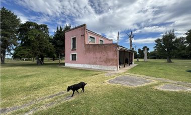 Campo de 85 Has. en venta, con Casco Antiguo en Ranchos.