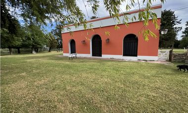 Campo de 85 Has. en venta, con Casco Antiguo en Ranchos.