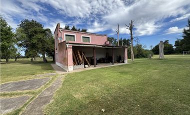 Campo de 85 Has. en venta, con Casco Antiguo en Ranchos.