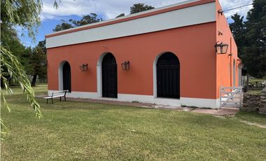Campo de 85 Has. en venta, con Casco Antiguo en Ranchos.