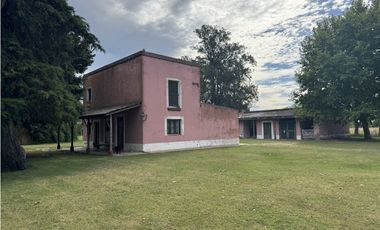 Campo de 85 Has. en venta, con Casco Antiguo en Ranchos.