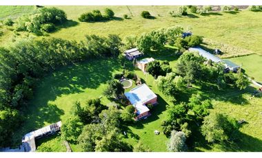 Campo de 85 Has. en venta, con Casco Antiguo en Ranchos.