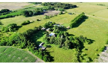Campo de 85 Has. en venta, con Casco Antiguo en Ranchos.