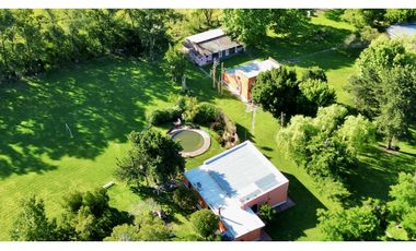 Campo de 85 Has. en venta, con Casco Antiguo en Ranchos.