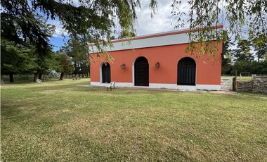 Campo de 85 Has. en venta, con Casco Antiguo en Ranchos.